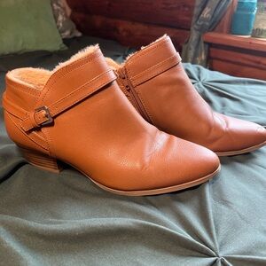 Old Navy Tan Faux-Leather Shearling-Lined Ankle Booties